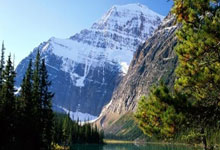 冲2025首冠！郑钦文首秀时间确定，被“冷落”后，组委会紧急弥补.